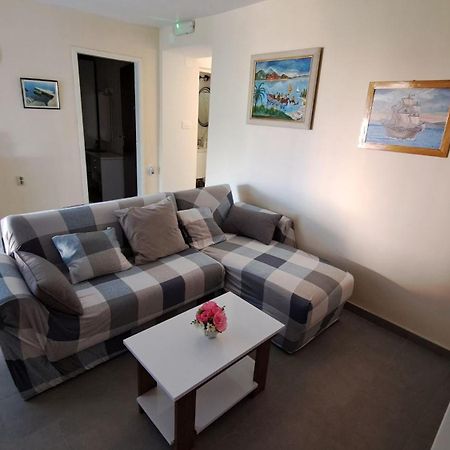 Apartments Damjan Brist Exterior photo